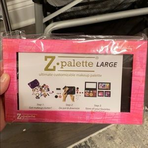 Brand new sealed pink z palette